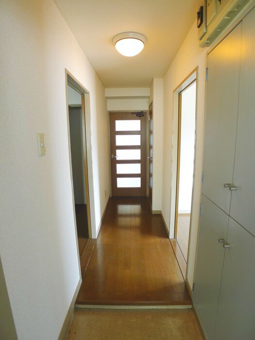 物件内観写真7　(玄関)