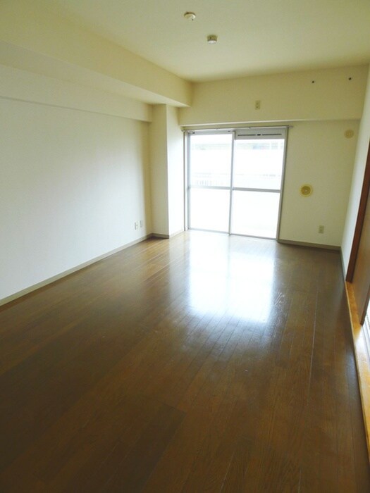 物件内観写真9　(室内からの展望)