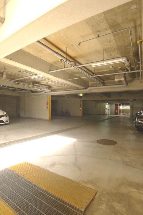 物件外観写真3　(駐車場)