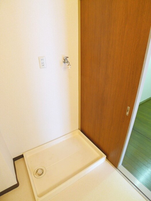 物件内観写真15　(洗濯機置場)