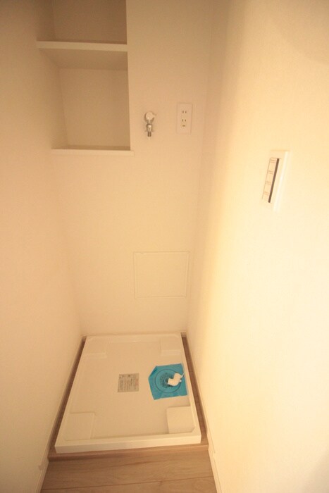 物件内観写真11　(洗濯機置場)