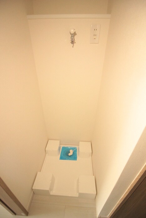 物件内観写真12　(洗濯機置場)