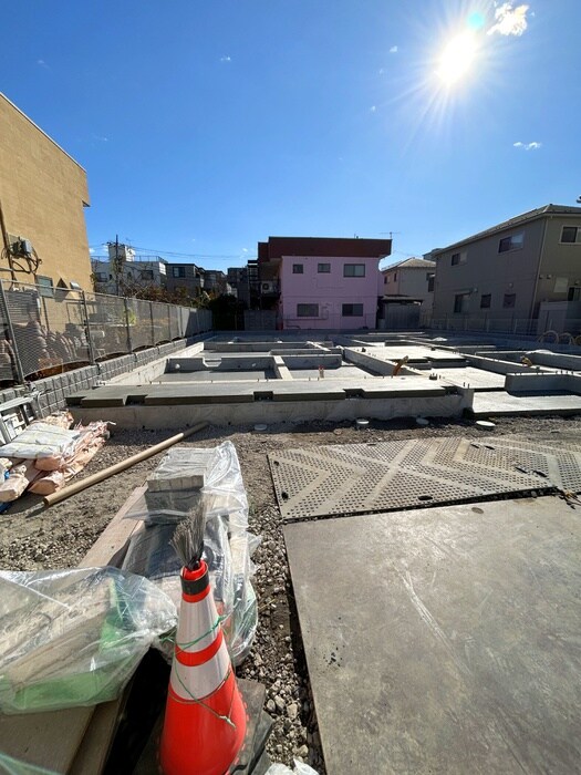 物件外観写真2　(建築中)