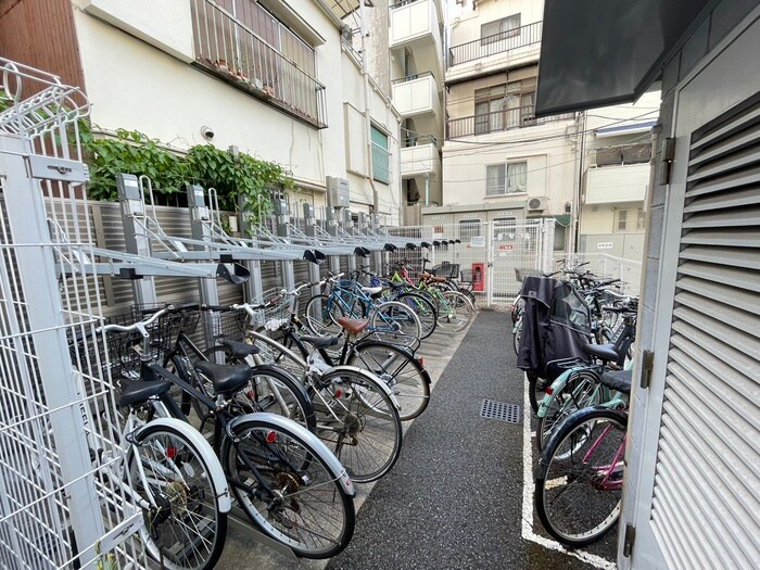物件外観写真3　(駐輪場)