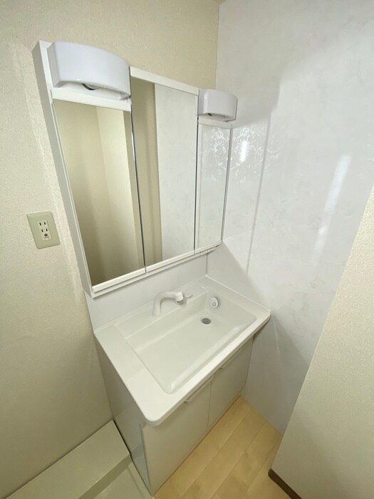 物件内観写真11　(洗面)