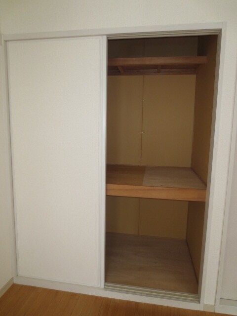 物件内観写真10　(収納)