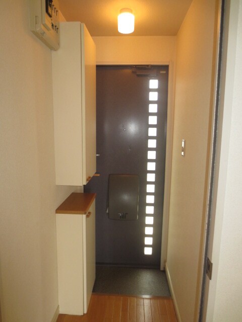 物件内観写真14　(玄関)