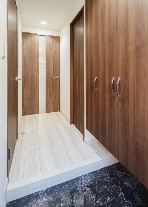 物件内観写真14　(玄関)