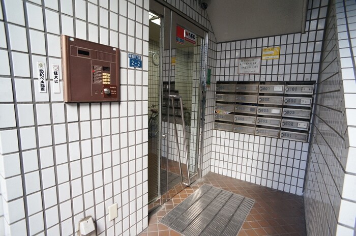 物件外観写真3　(エントランス部分)