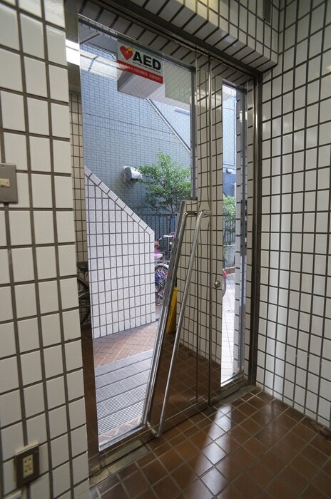 物件外観写真4　(エントランス部分)