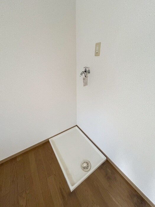 物件内観写真18　(洗濯機置場)