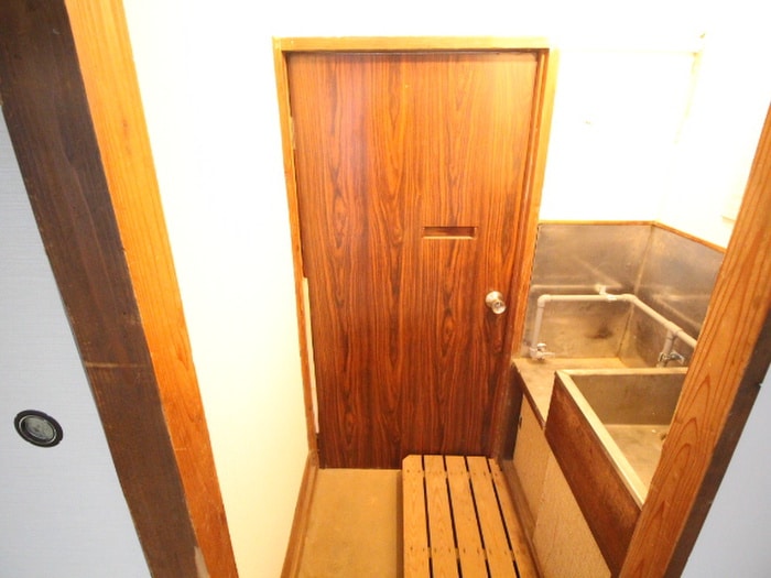 物件内観写真9　(玄関)