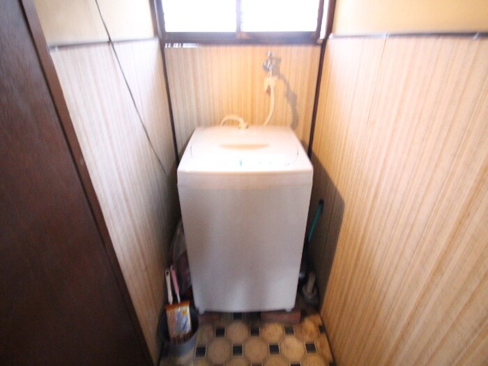 物件内観写真12　(洗濯機置場)