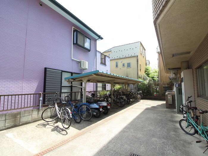 物件外観写真4　(駐輪場)