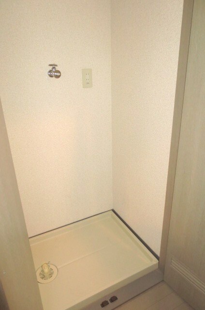 物件内観写真14　(洗濯機置場)