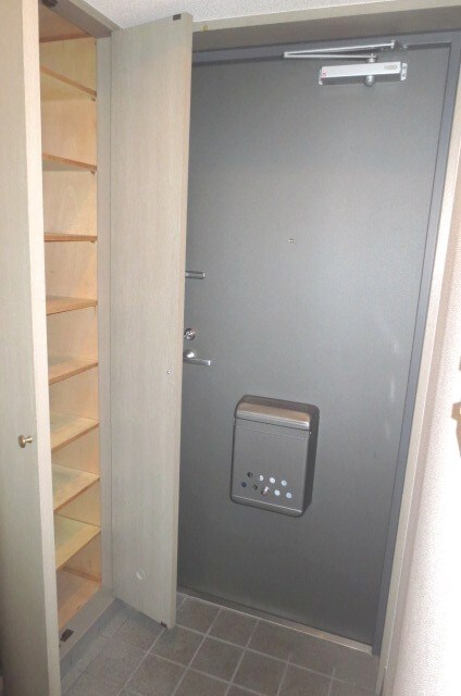 物件内観写真15　(玄関)