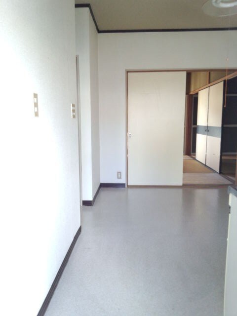 物件内観写真4　(居室)