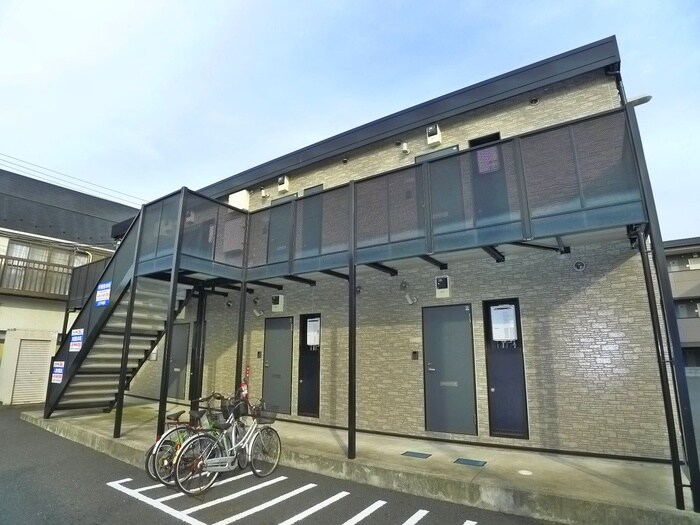 物件外観写真2　(エントランス部分)