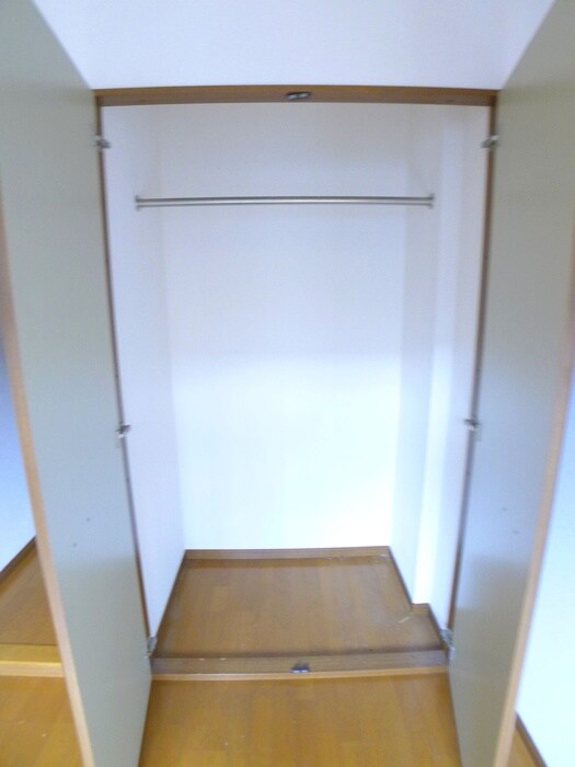 物件内観写真6　(収納)