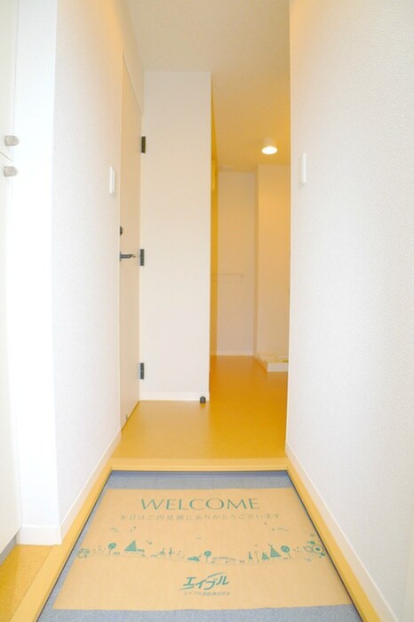 物件内観写真7　(玄関)