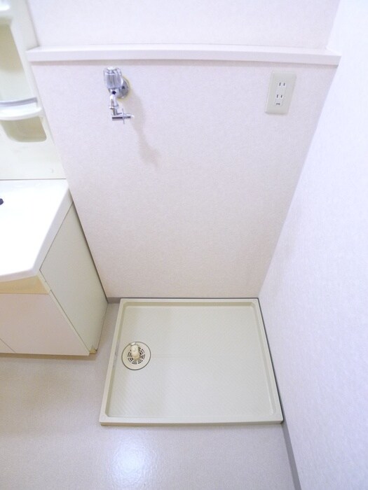 物件内観写真18　(洗濯機置場)