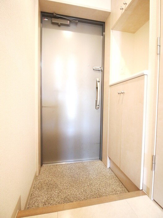 物件内観写真17　(玄関)