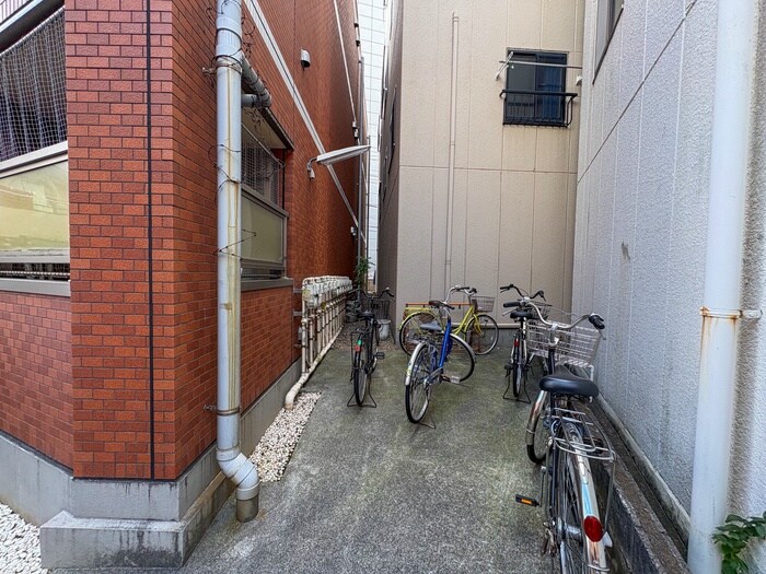 物件外観写真5　(駐輪場)