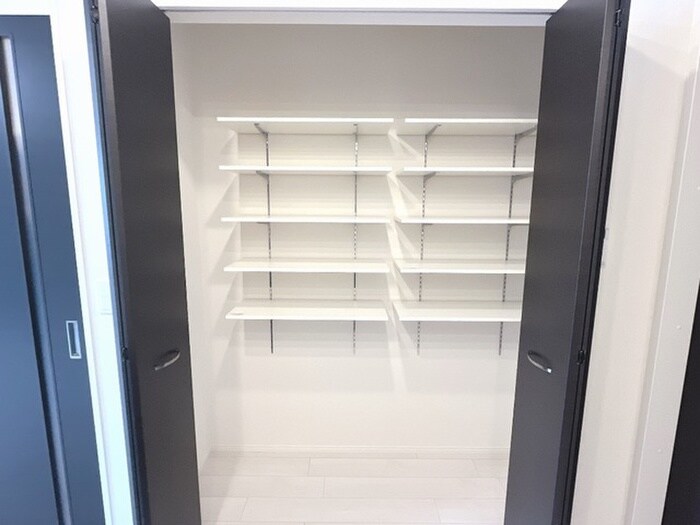 物件内観写真11　(収納)