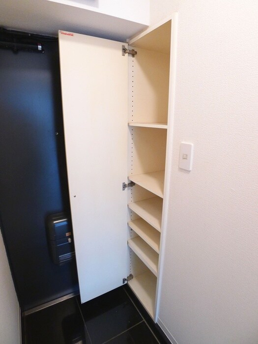 物件内観写真15　(靴箱)