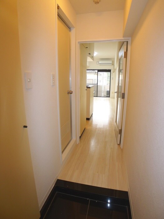 物件内観写真16　(玄関)