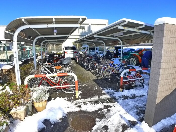 物件外観写真3　(駐輪場)