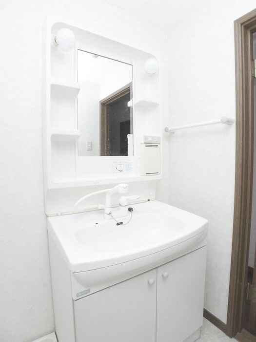 物件内観写真12　(洗面)