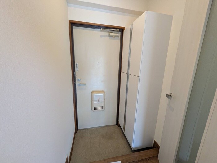 物件内観写真15　(玄関)