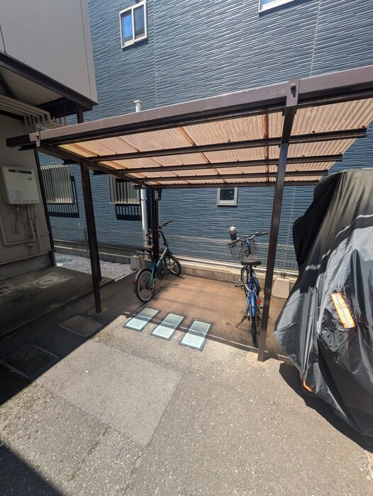 物件外観写真3　(駐輪場)