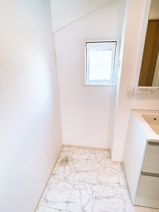 物件内観写真13　(洗濯機置場)