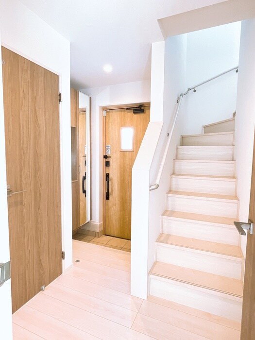 物件内観写真19　(玄関)