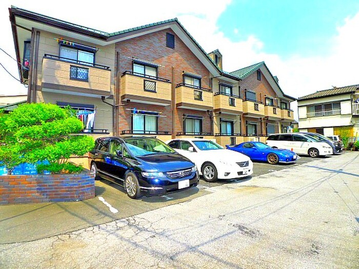 物件外観写真6　(駐車場)