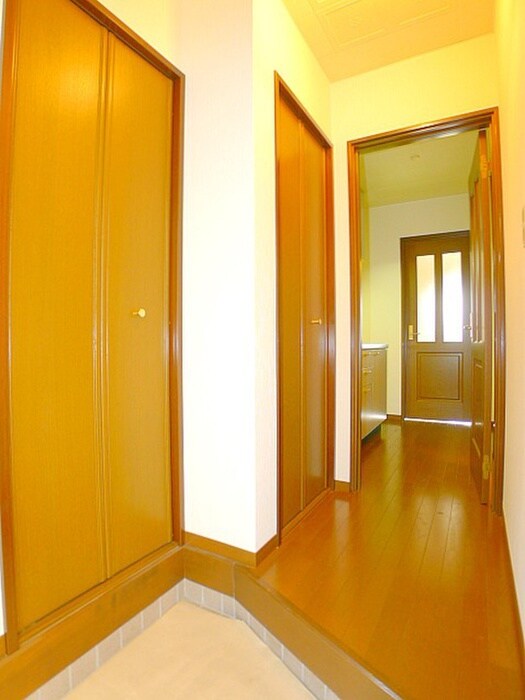 物件内観写真17　(玄関)