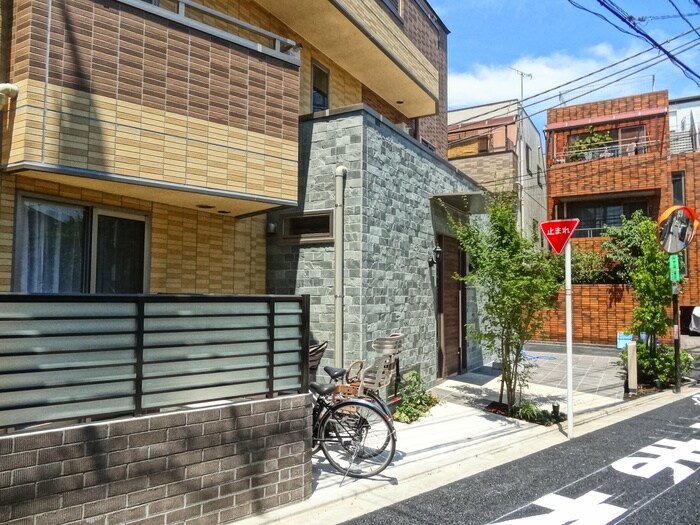 物件外観写真5　(駐輪場)