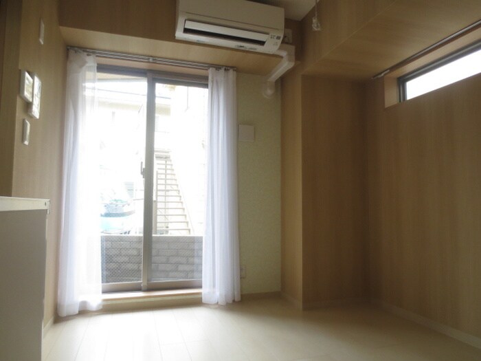 物件内観写真12　(室内からの展望)