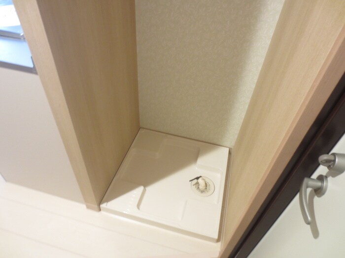 物件内観写真14　(洗濯機置場)