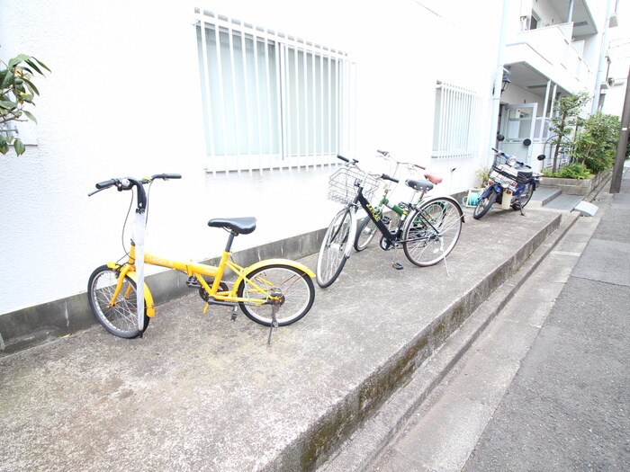 物件外観写真6　(駐輪場)