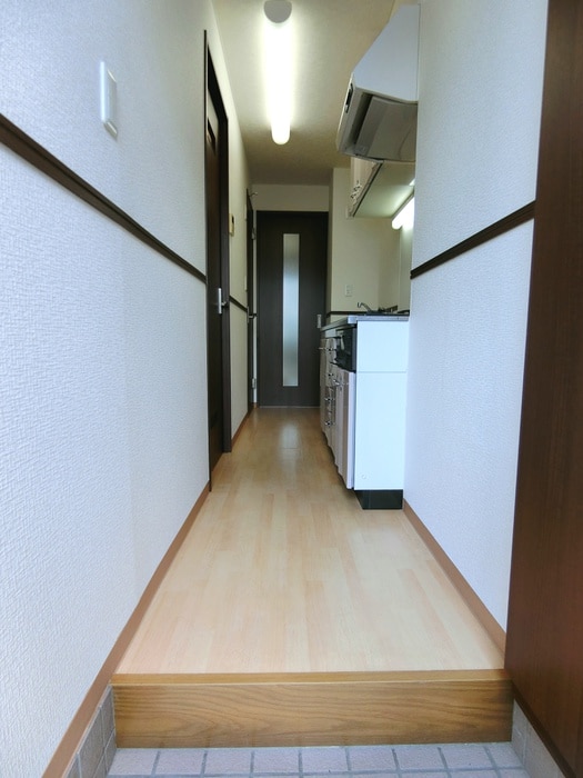 物件内観写真18　(玄関)