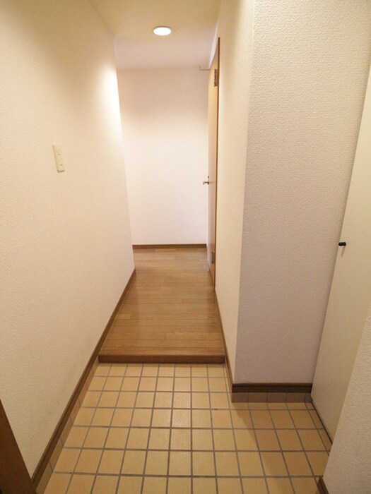 物件内観写真18　(玄関)
