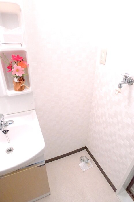 物件内観写真14　(洗濯機置場)