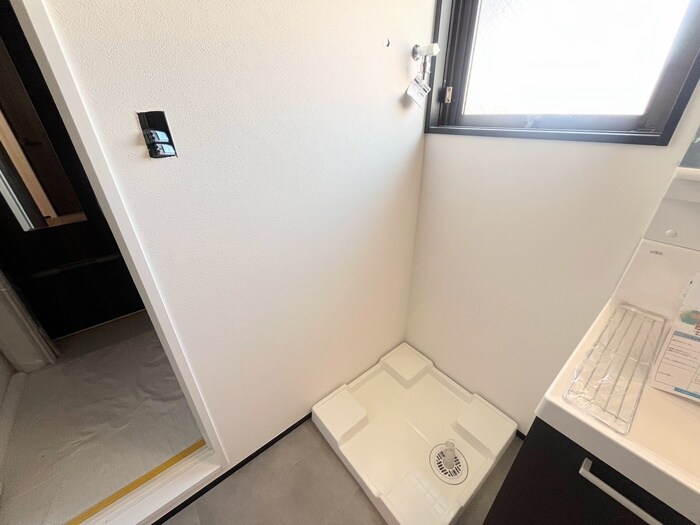 物件内観写真13　(洗濯機置場)