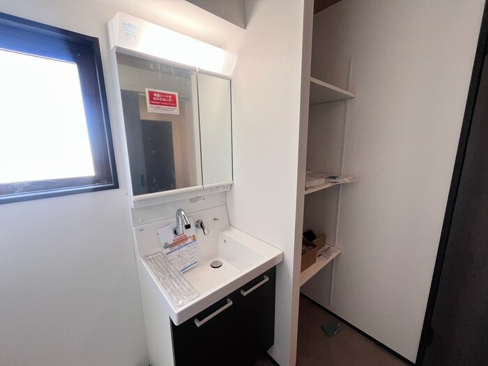 物件内観写真15　(洗面)