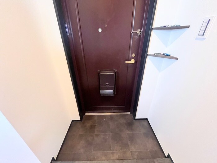 物件内観写真17　(玄関)