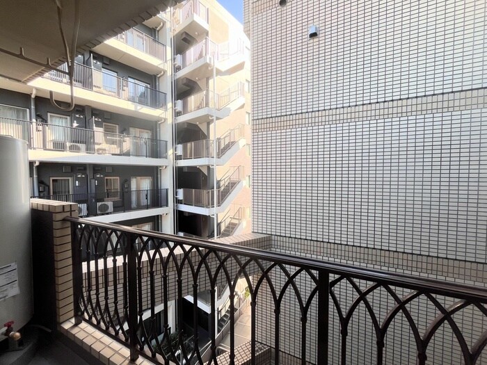 物件内観写真20　(室内からの展望)