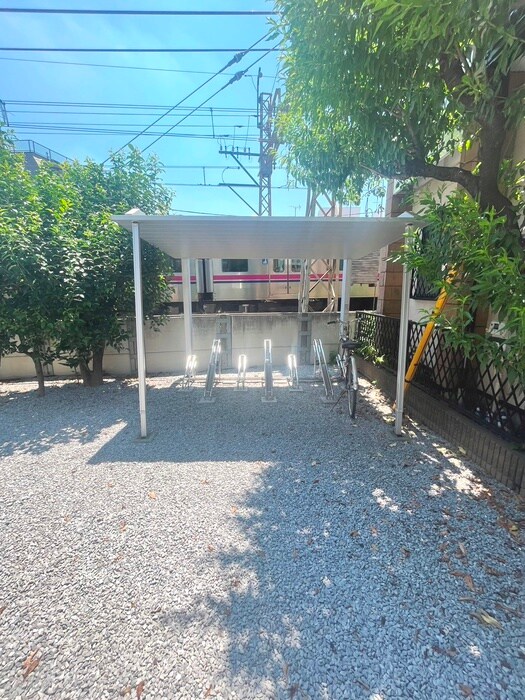 物件外観写真3　(駐輪場)